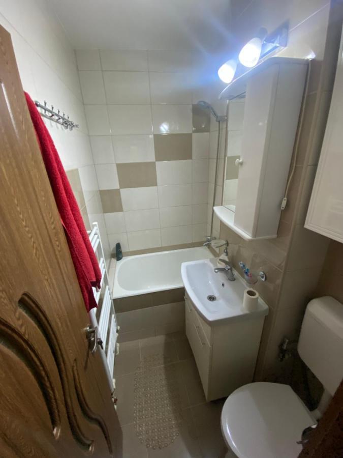 Apartament Regim Hotelier Deva Exterior photo